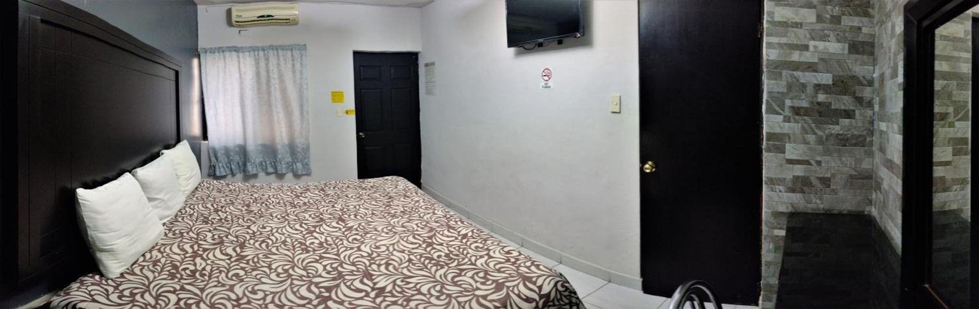 Laguna Inn Torreon Exterior photo